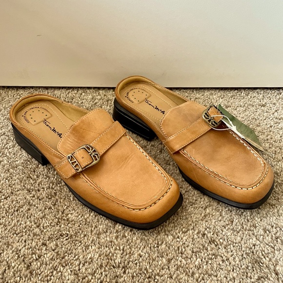 Thom McAn Shoes - Thom McAn Women’s Slip on Loafers